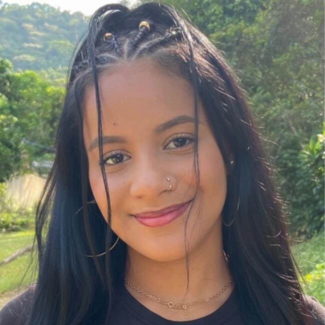 Babysitter in Magé: Mayara