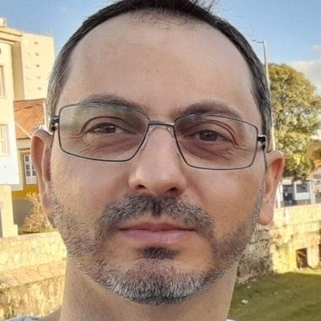 Babysitting job in Antônio Carlos (Minas Gerais): Eduardo