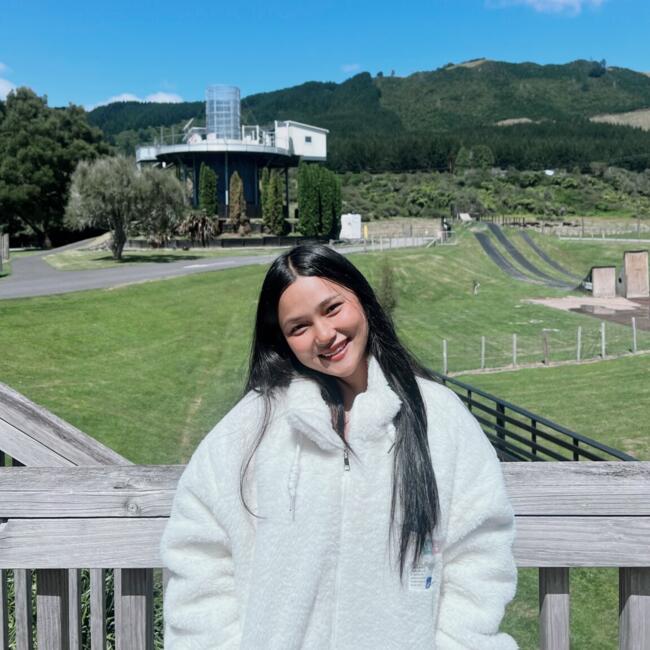 Babysitter in Auckland: Hnin