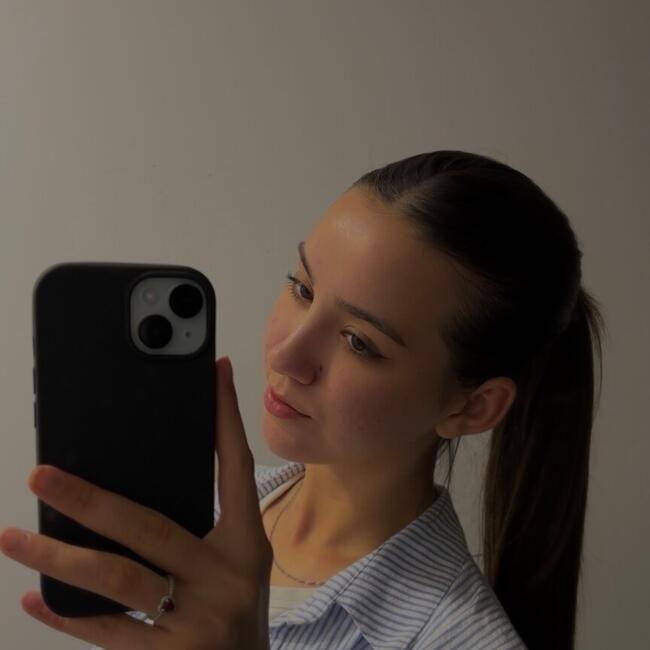 Babysitter in Bucharest: Nicoleta