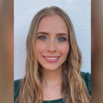 Baby-sitter in Toronto: Nicole