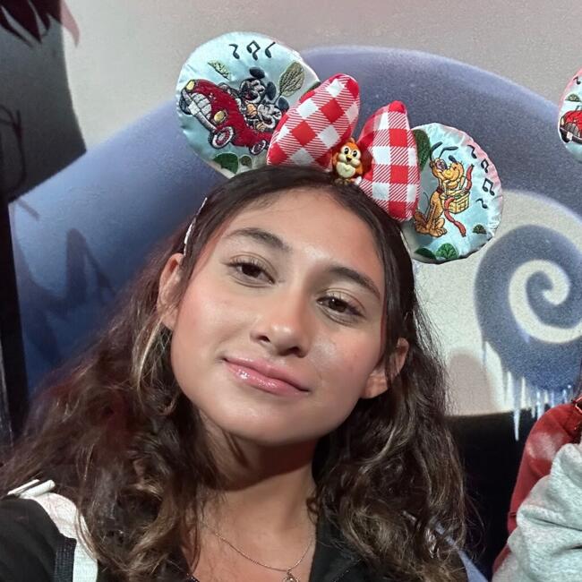 Babysitter in Huntington Beach: Roxanna