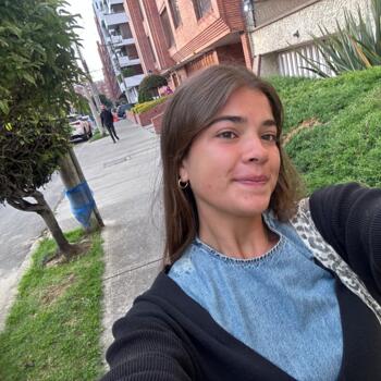 Babysitter Gold Coast: Carolina