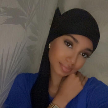 Babysitter in Lormont: Salma