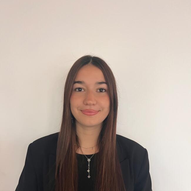 Babysitter in Grenoble: Louna