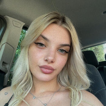 Babysitter στην περιοχή Άγιοι Ανάργυροι: Gesi