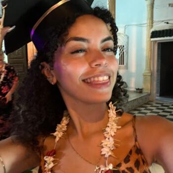 Babysitter in Woluwe-Saint-Lambert: Yasmin