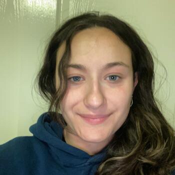 Babysitter in Melbourne: Chloe