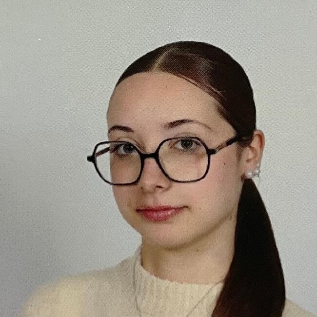 Babysitter in Bruay-sur-l'Escaut: Lola