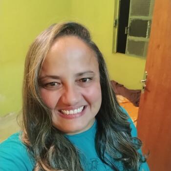 Babá em Araçuaí: Gilmaria