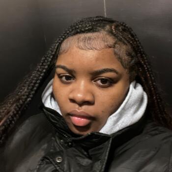 Babysitter New York: Sanaa