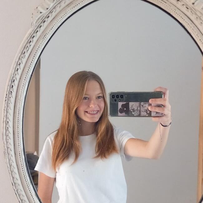 Babysitter in Ver-sur-Mer: Lisa