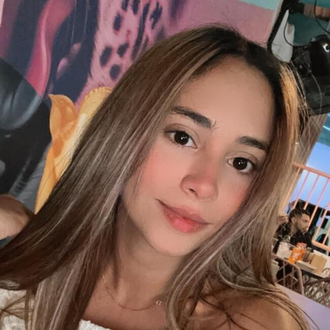 Babysitter in Gaira: CAMILA SARAI