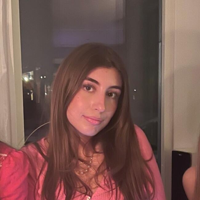 Babysitter in Täby: Emma