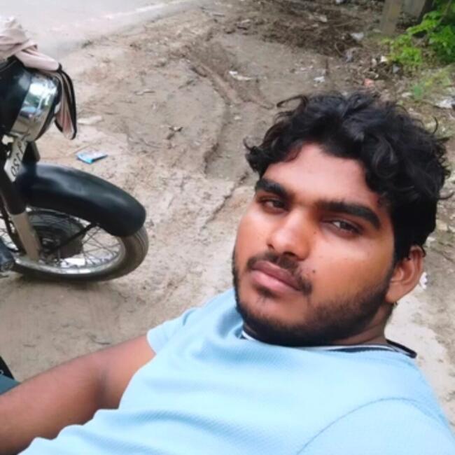 दिल्ली में बेबीसिटिंग की नौकरी: Surya