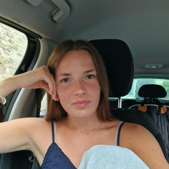 Babysitter in Rennes: Laura 