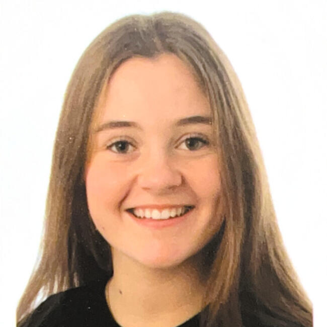 Babysitter in Pamplona: Ainhoa