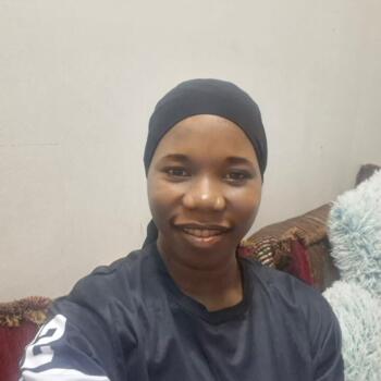 Babysitter Riyadh: Mwanapili