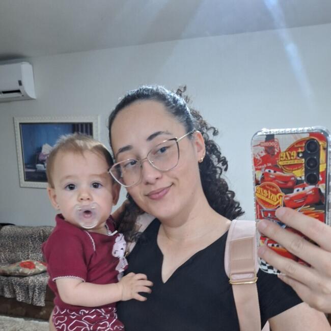Babysitter in Londrina: Thaynara