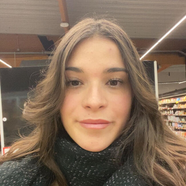 Babysitter in Tresserve: Romy