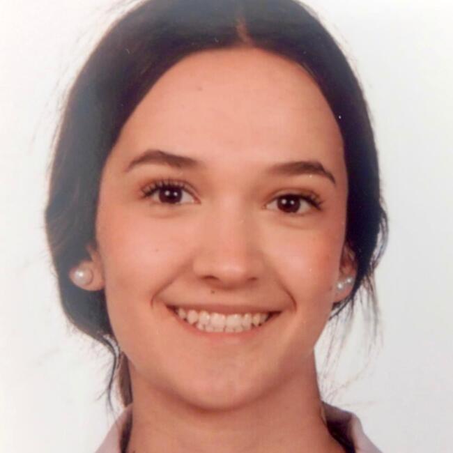 Babysitter in Irun: Claudia