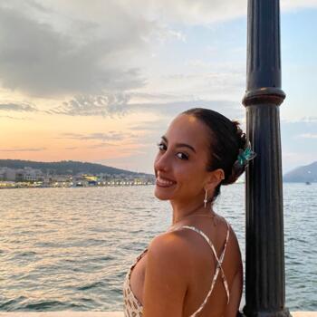 Babysitter in Athens: Natalia