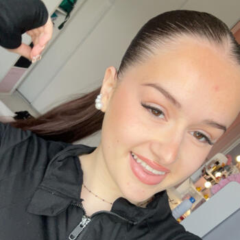 Babysitter Bretteville-sur-Laize: Lina
