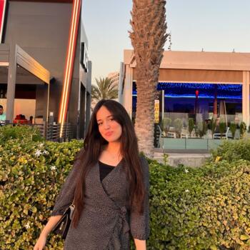 Babysitter in Loos: Nassima