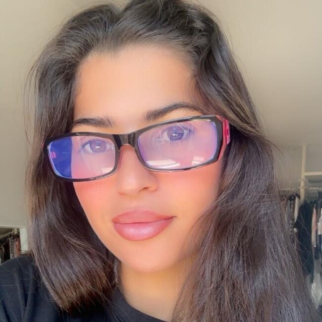 Babysitter in Honolulu: Leila