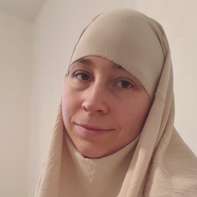 Babysitter in Cannes: Nina