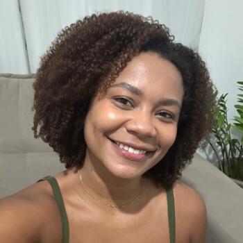 Babysitter in Niterói: Fernanda
