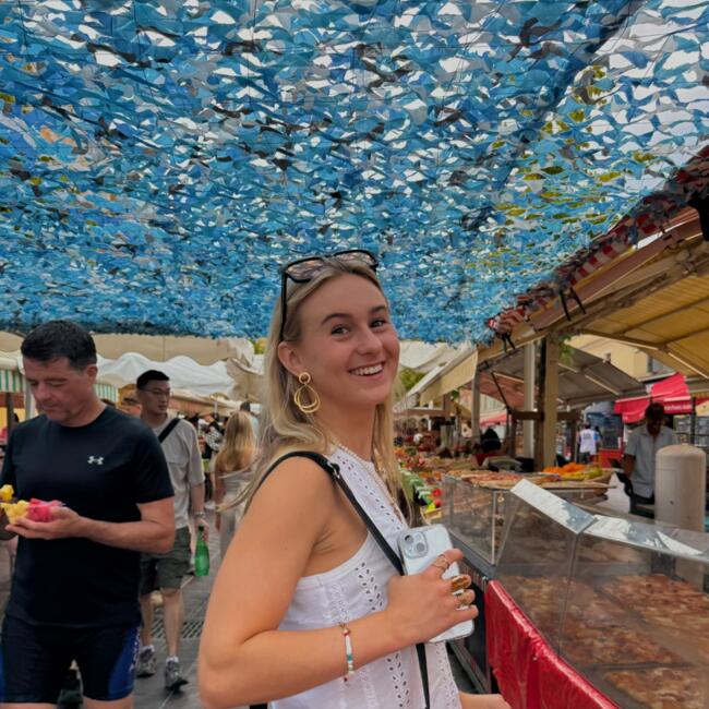 Babysitter in Lovendegem: Olivia