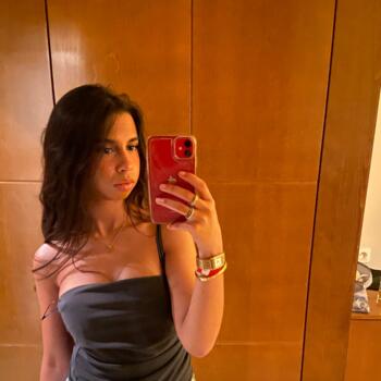 Babysitter in Villeneuve-la-Garenne: Yasmeen