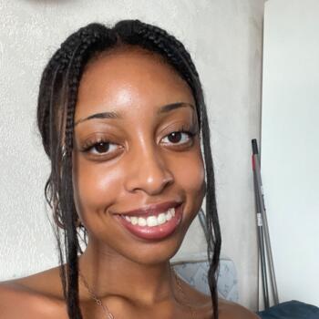 Babysitter in Nantes: Noémie