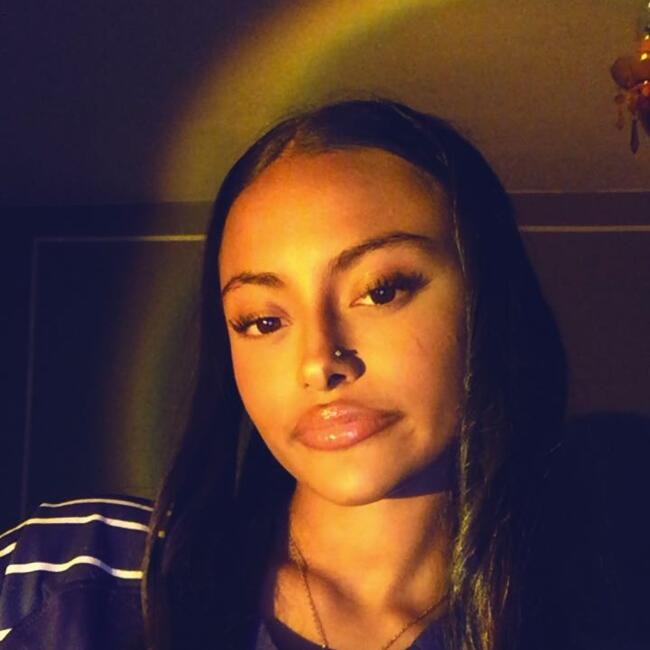 Babysitter in Trilport: Yasmine