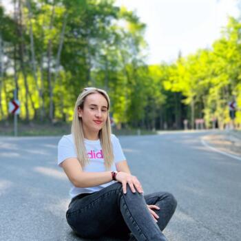Babysitter in Bistriţa: Daniela