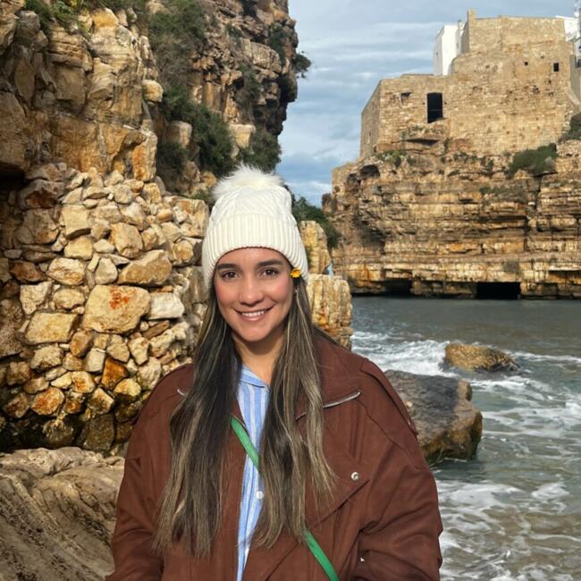 Babysitter in Auckland: Laura