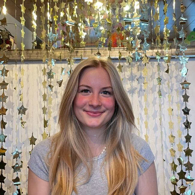 Babysitter in Groß-Schweinbarth: Kimberly