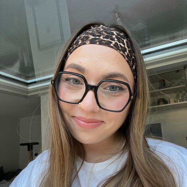 Babysitter in Angers: Lola