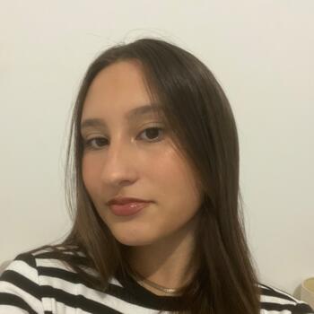 Babysitter in Saintes: Ange