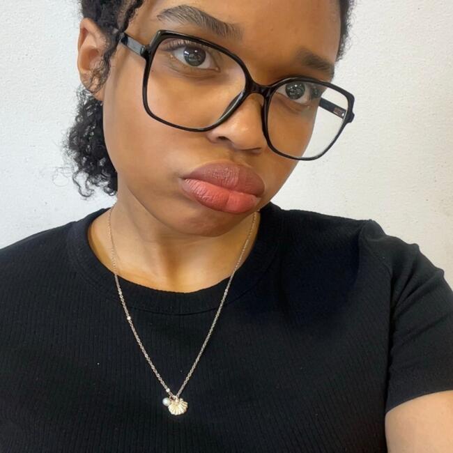 Babysitter in Torcy: Angela