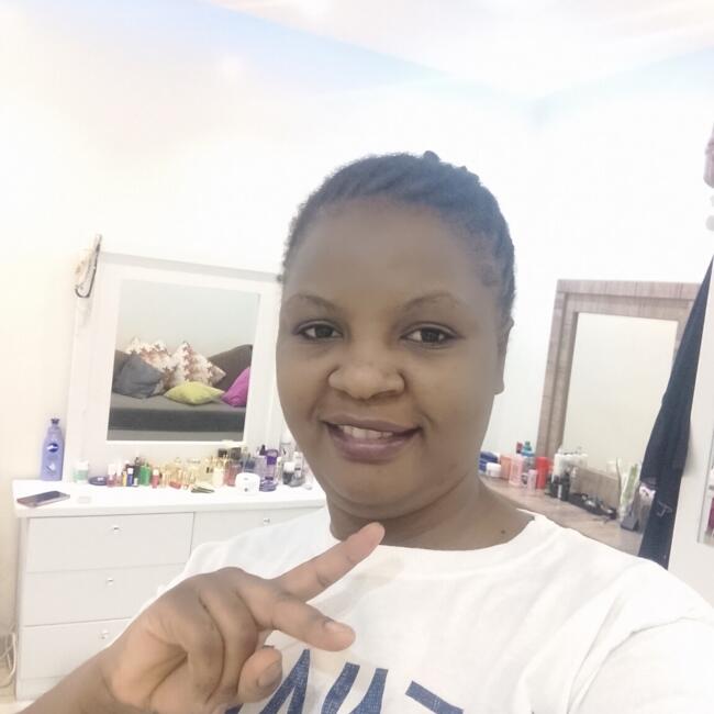 جليسة أطفال في الرياض: Lillian