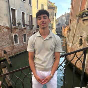 Babysitter in Wien: Yazan