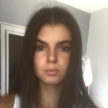 Babysitter in Saint-Marcellin-en-Forez: Océane
