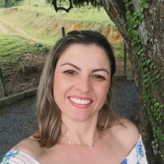 Babysitter in Tubarão: Claiane Sachetti