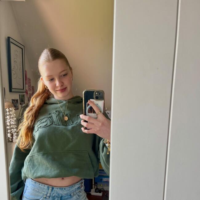 Babysitter in Ennetières-en-Weppes: Marie