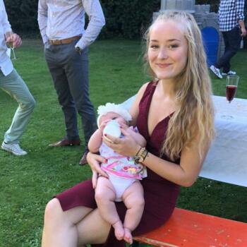 Niñera en Chapelle-lez-Herlaimont: Emilie