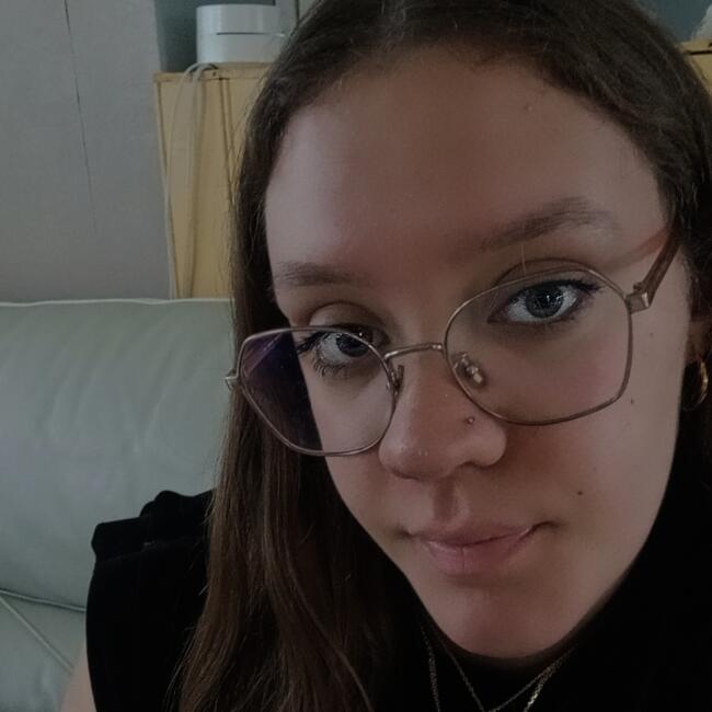Babysitter in Dijon: Charlotte
