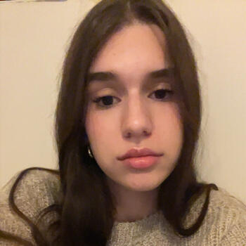 Babysitter in Pessac: Kellya