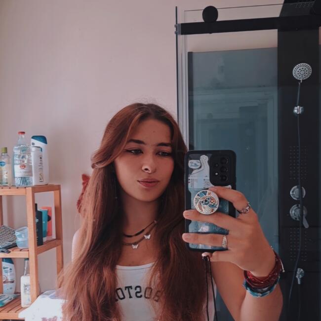 Babysitter in Saint-Martin-d'Hères: Celestine